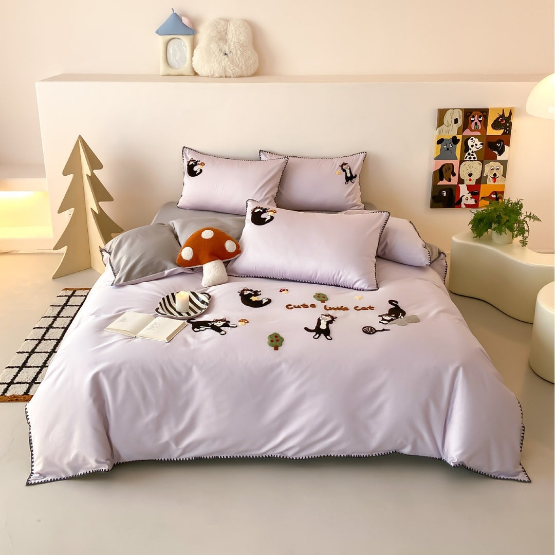 Embroidered Cat Appliqué Satin-Feel Duvet Cover Set with Contrast Piped Edge & Pillow Shams