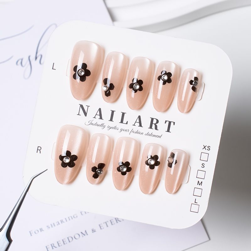 Fashionable Press-On Nails Stornfield
