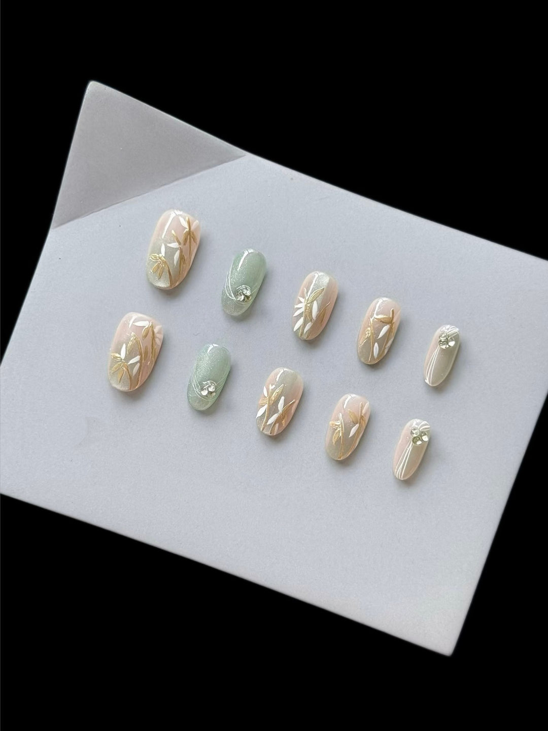 Decorative Floral Press-On Nail Set  1791772955