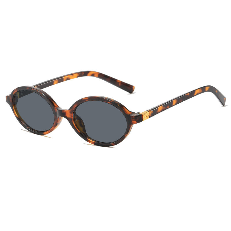 Vintage-Inspired Oval Frame Eyeglasses Stornfield
