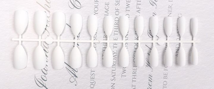 Stiletto Press-On Nail Set Stornfield