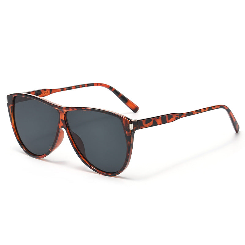 Ladies modern Cat-Eye sunglasses with protective UV filter and stylish frame Stornfield