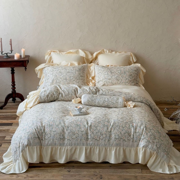 Vintage floral bedding set with ruffled bed skirt and lace trim