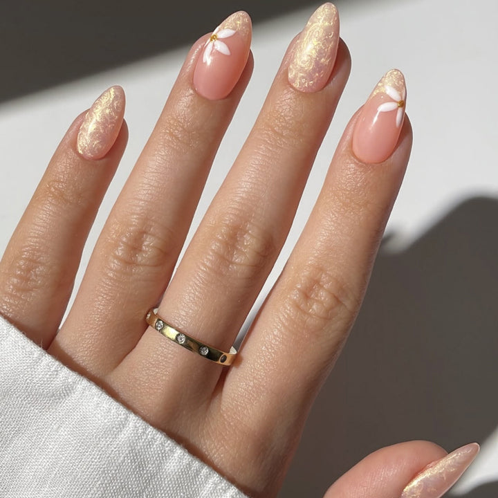 Elegant jewelry ring with sparkling accents Stornfield