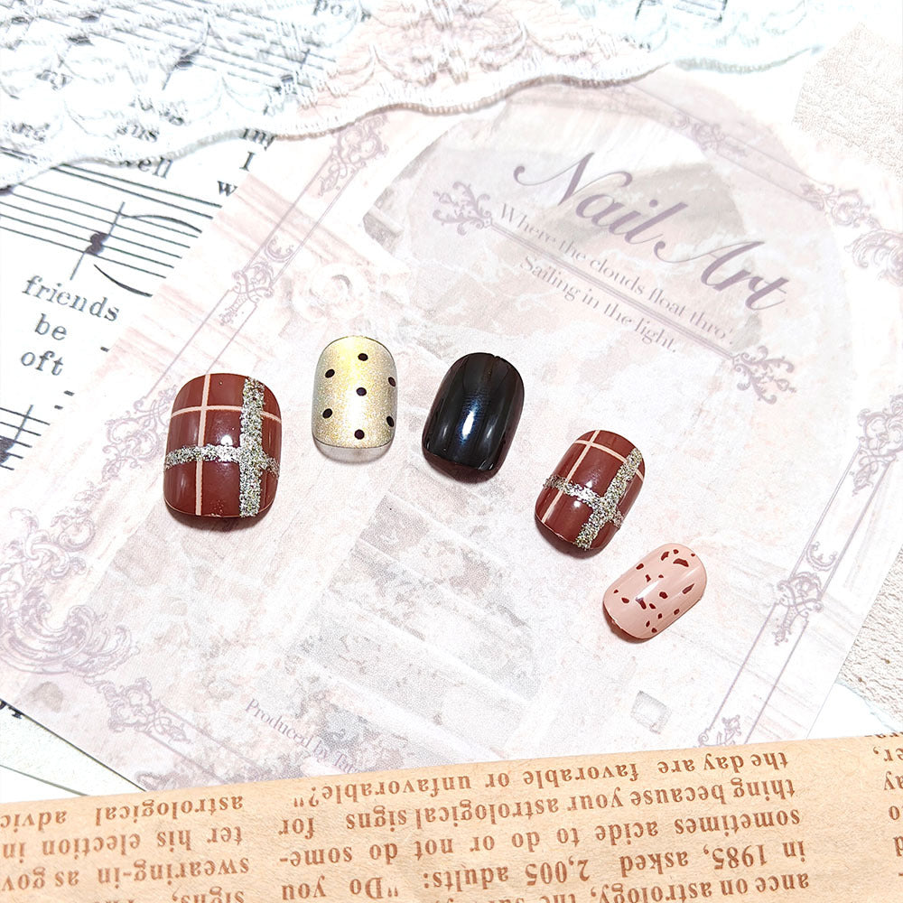 Art Nails in Creative Vintage Design Stornfield