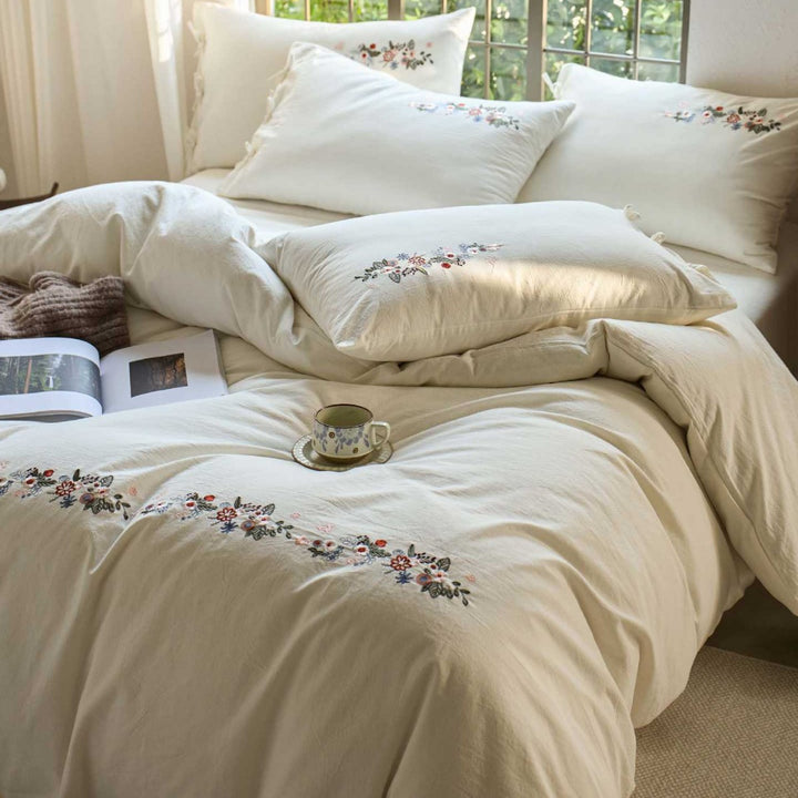Embroidered Cotton-Linen Duvet Cover Set with Delicate Floral Border and Tie-Trim Shams