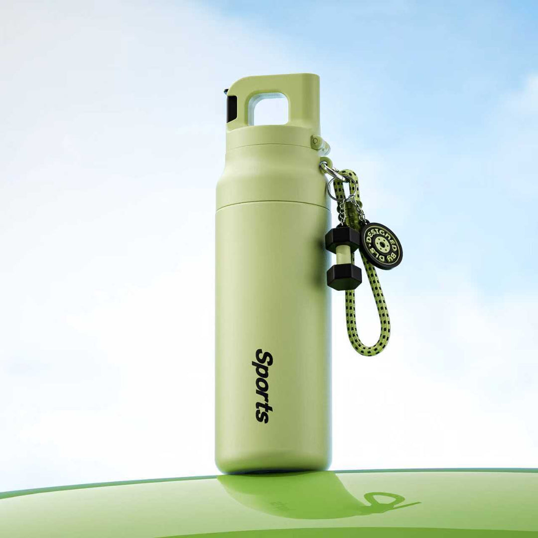 Ladies sporty water bottle with innovative closure Stornfield