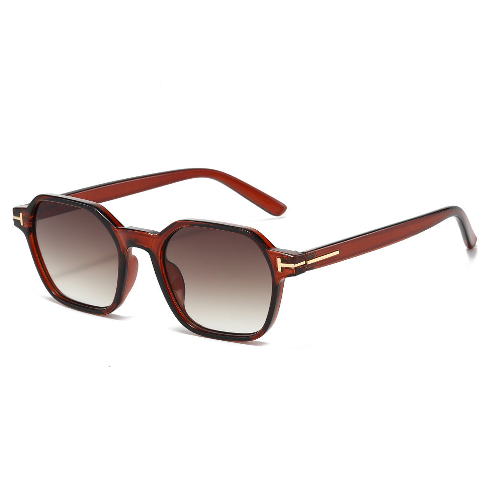 Elegant Wide-Frame Sunglasses Stornfield