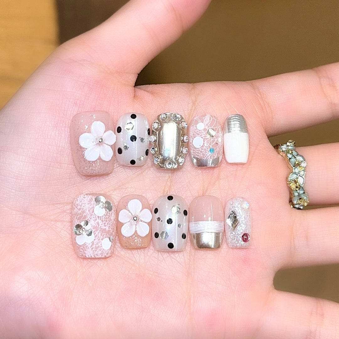 Creative artificial nails with elegant accents Stornfield