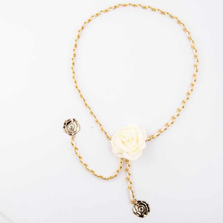 Fashionable chain belt with rose details Stornfield
