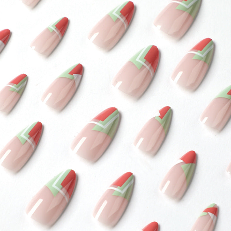 Artful nail art in trendy design Stornfield