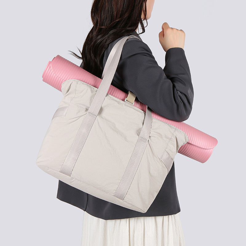 Stylish tote bag with spacious main compartment and reinforced handles Stornfield