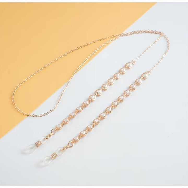 Elegant Beaded Eyewear Chain Stornfield
