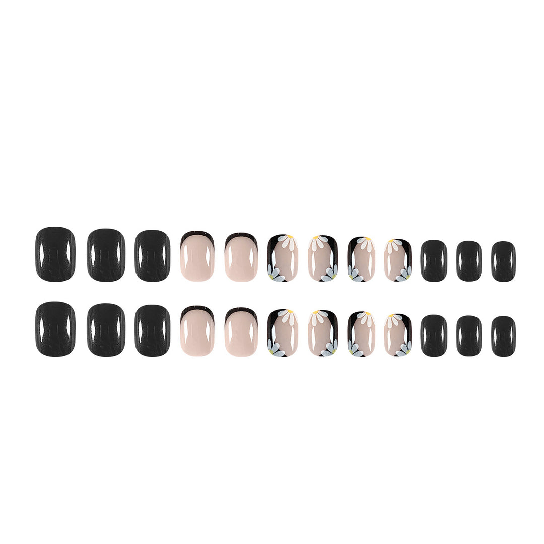 Elegant and creative nail art Stornfield