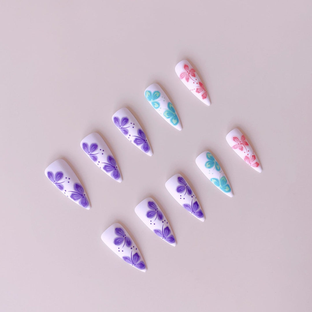 Artificial nail set with lively 3D floral designs Stornfield
