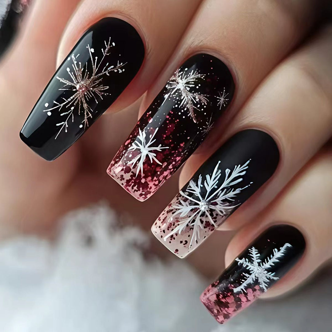 Winter-Themed Long-Lasting Nail Art Stornfield