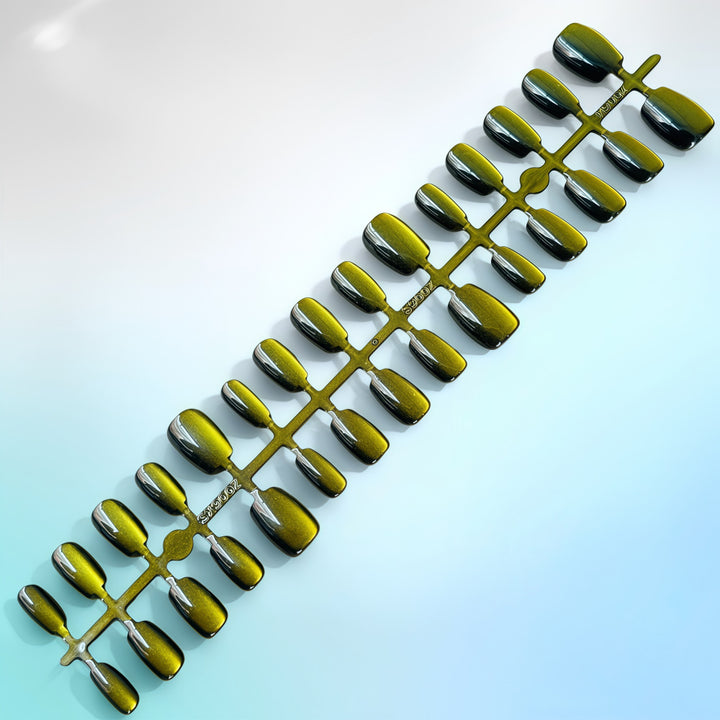 Artificial nails in luxurious gradient Stornfield