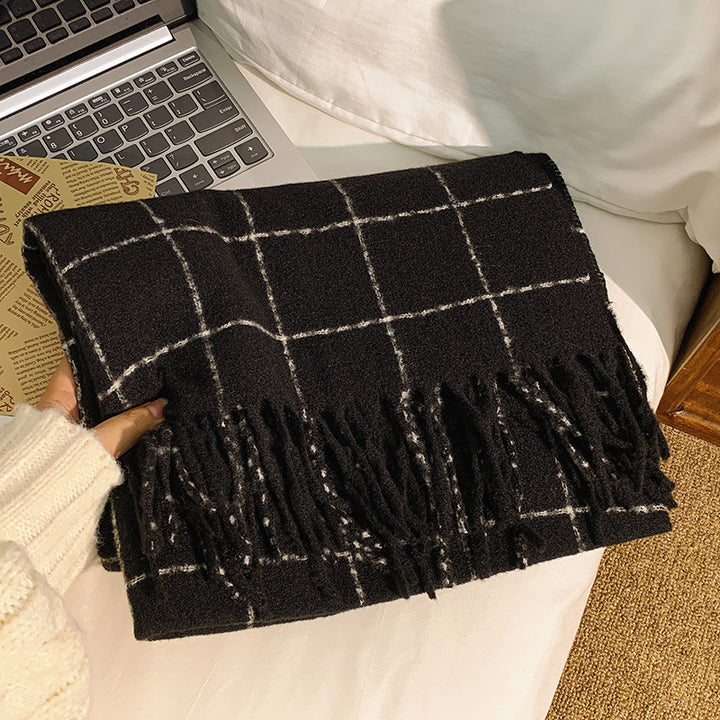Cozy and Stylish Blanket with Fringes Stornfield
