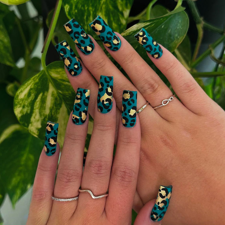 Artificial nails in leopard design Stornfield