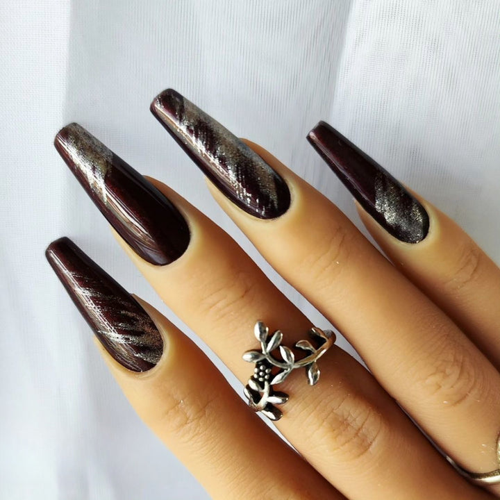 Artificial nails with glamorous silver design Stornfield
