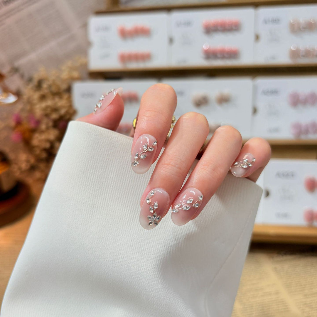 Elegant Rhinestone-Embellished Press-On Nail Set Stornfield
