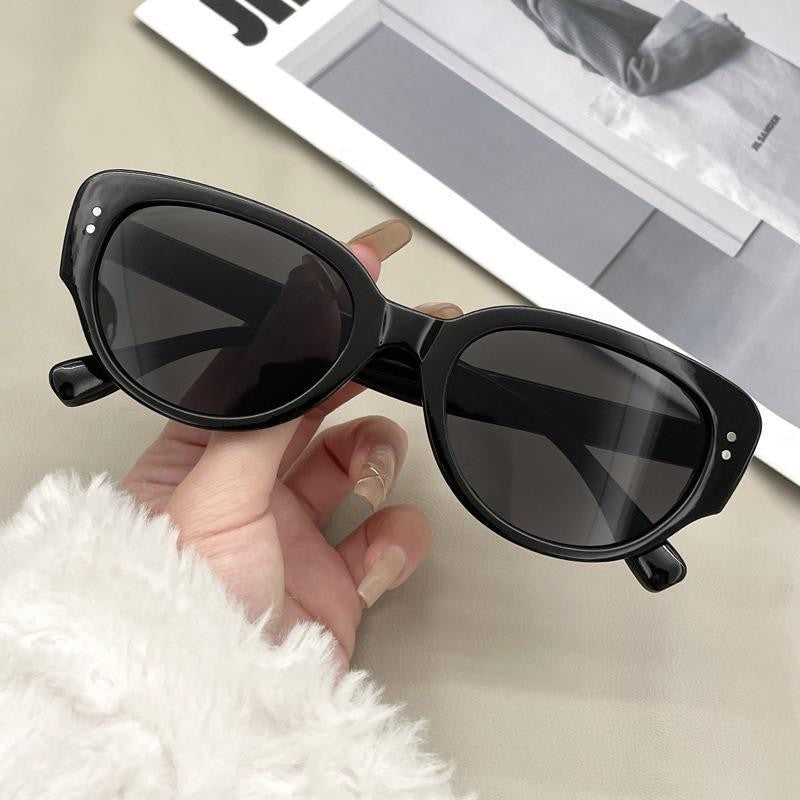 Elegant Cat-Eye Sunglasses Stornfield