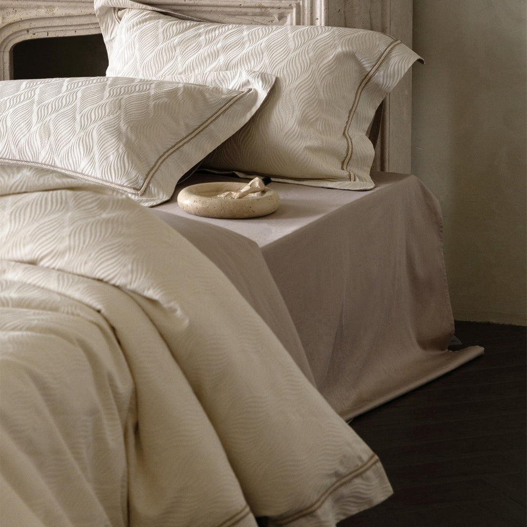 Wave-Textured Jacquard Duvet Cover Bedding Set with Piped Hem