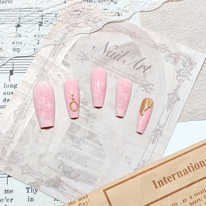 Elegant and Decorative Art Nails Stornfield