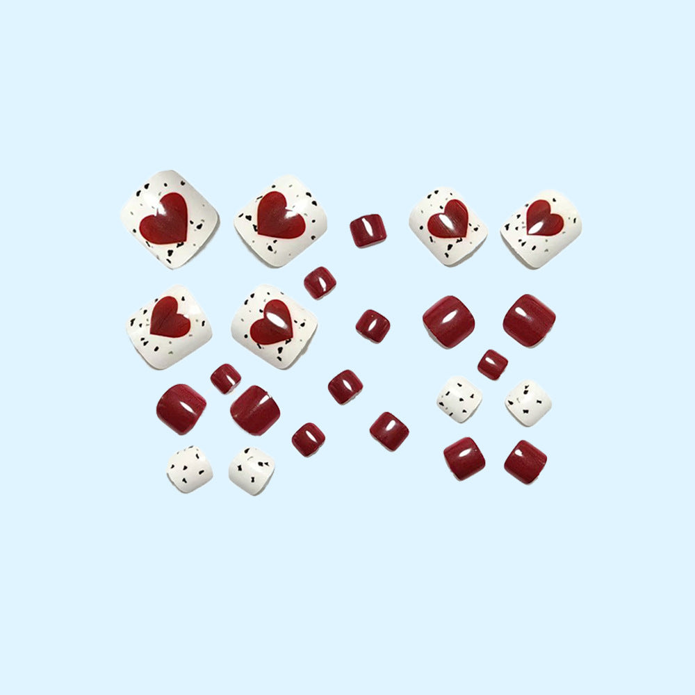 Nail art in romantic heart design Stornfield