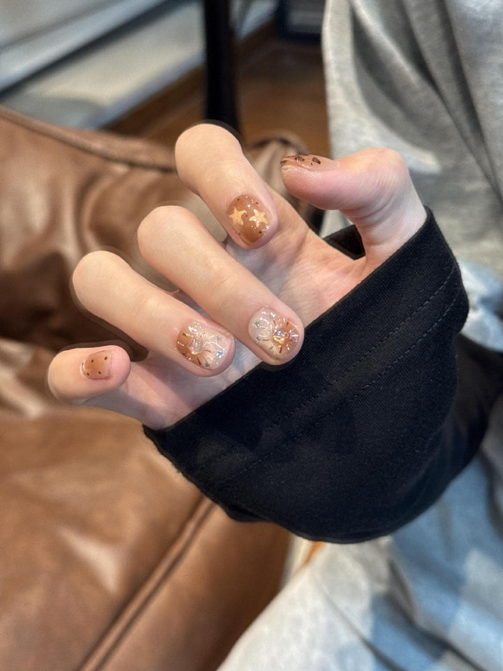 Artificial nails with shimmering fine accents Stornfield