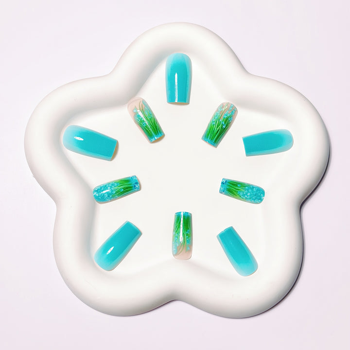 Artificial nails with innovative water motif Stornfield