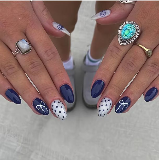 Nautical-Inspired Gel Nail Art Stornfield