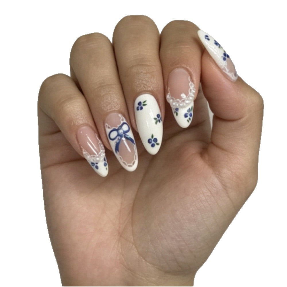 Artificial Nails in Romantic Flower Design Stornfield