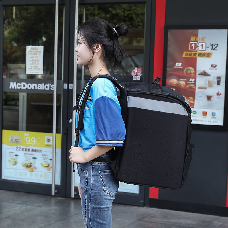 Unisex cooler bag with multiple compartments and padded carrying handle Stornfield