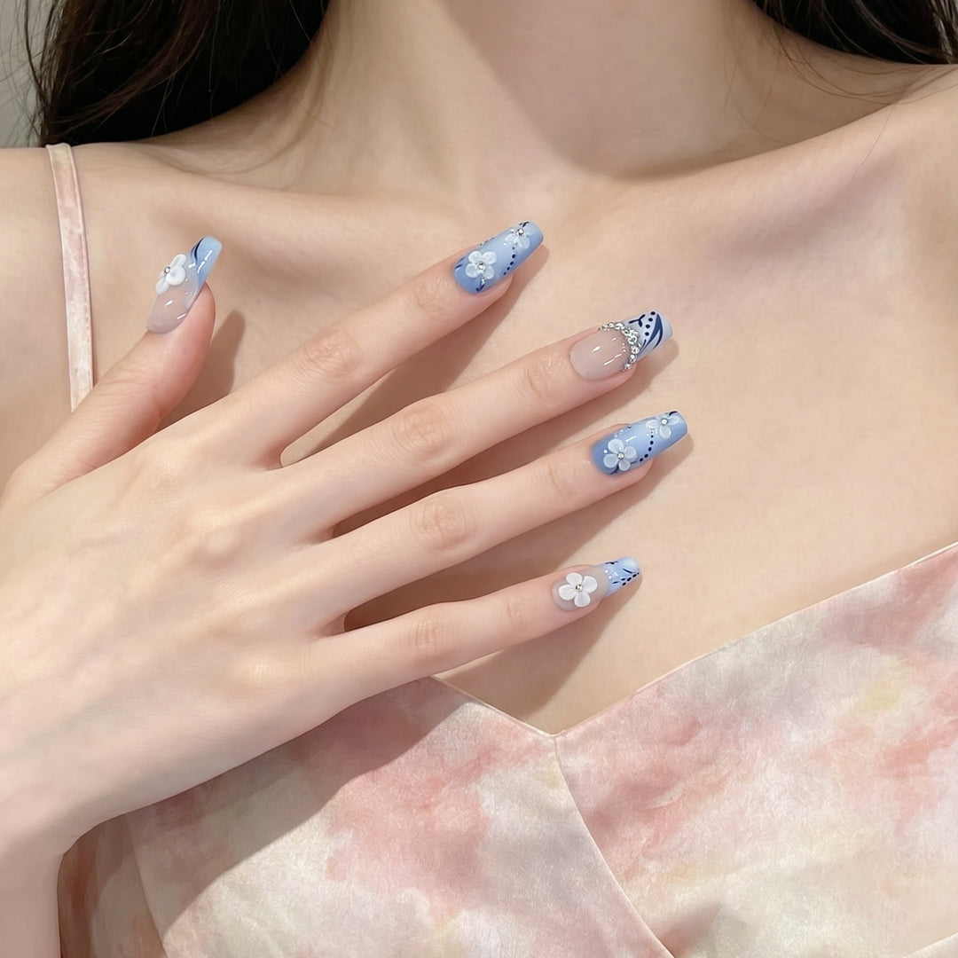 Decorative Press-On Nail Art Set with Floral and Gemstone Details Stornfield