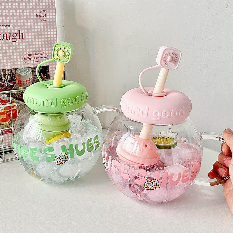 Ladies drinking container with innovative fruit insert Stornfield