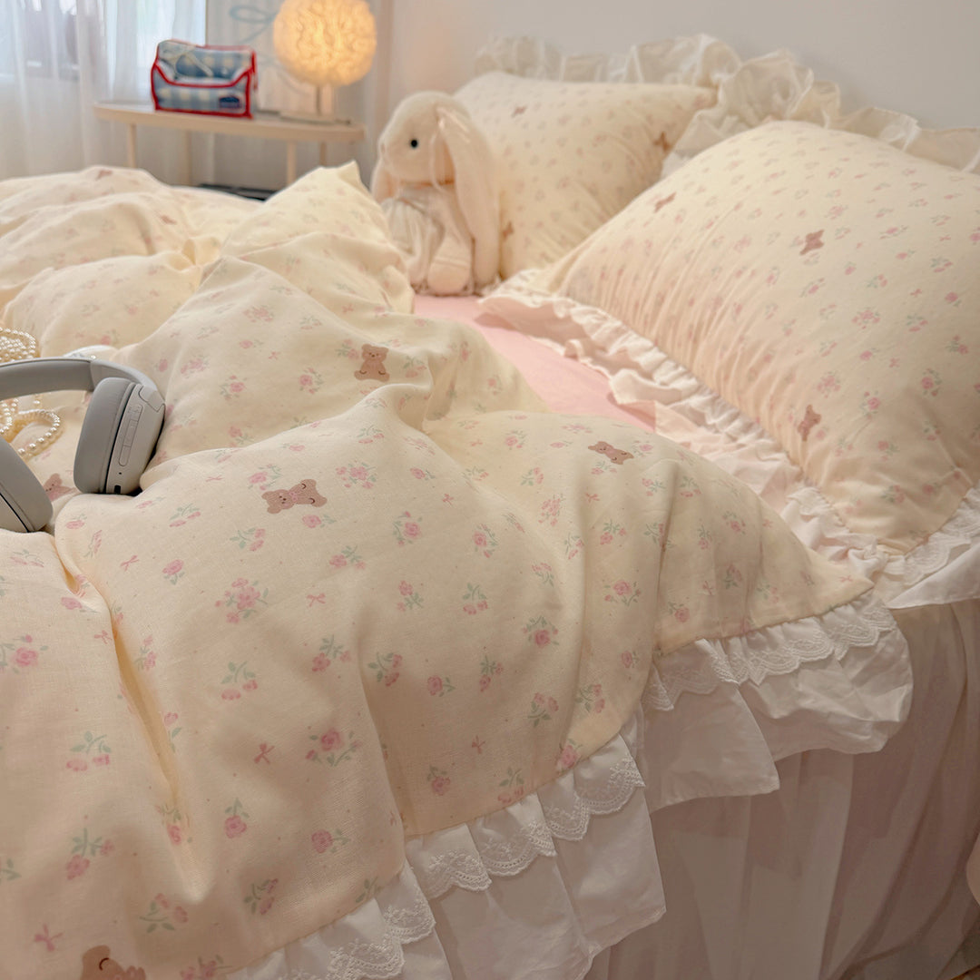Luxurious cotton bedding set with ruffle and delicate floral print