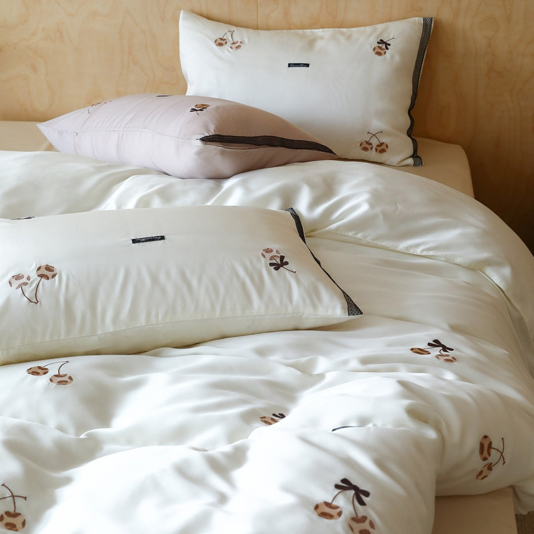 Silky Sateen Duvet Cover Ensemble with Hand-Embroidered Cherry Motifs and Contrast Trim