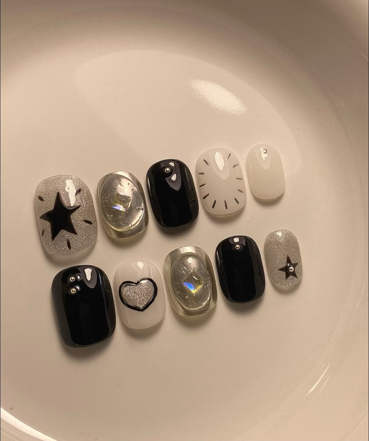 Artistic Press-On Nail Art Set with Star and Grid Designs
