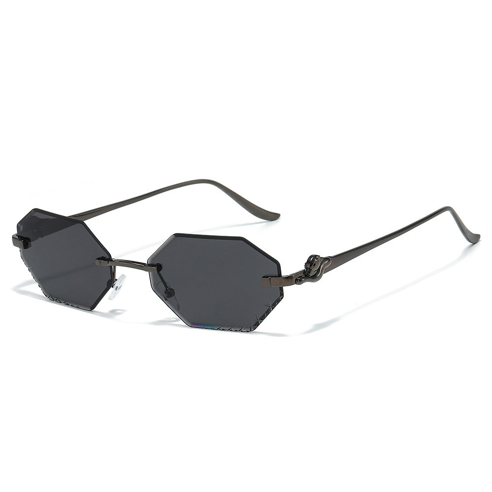 Fashion-Forward Angular Sunglasses Stornfield