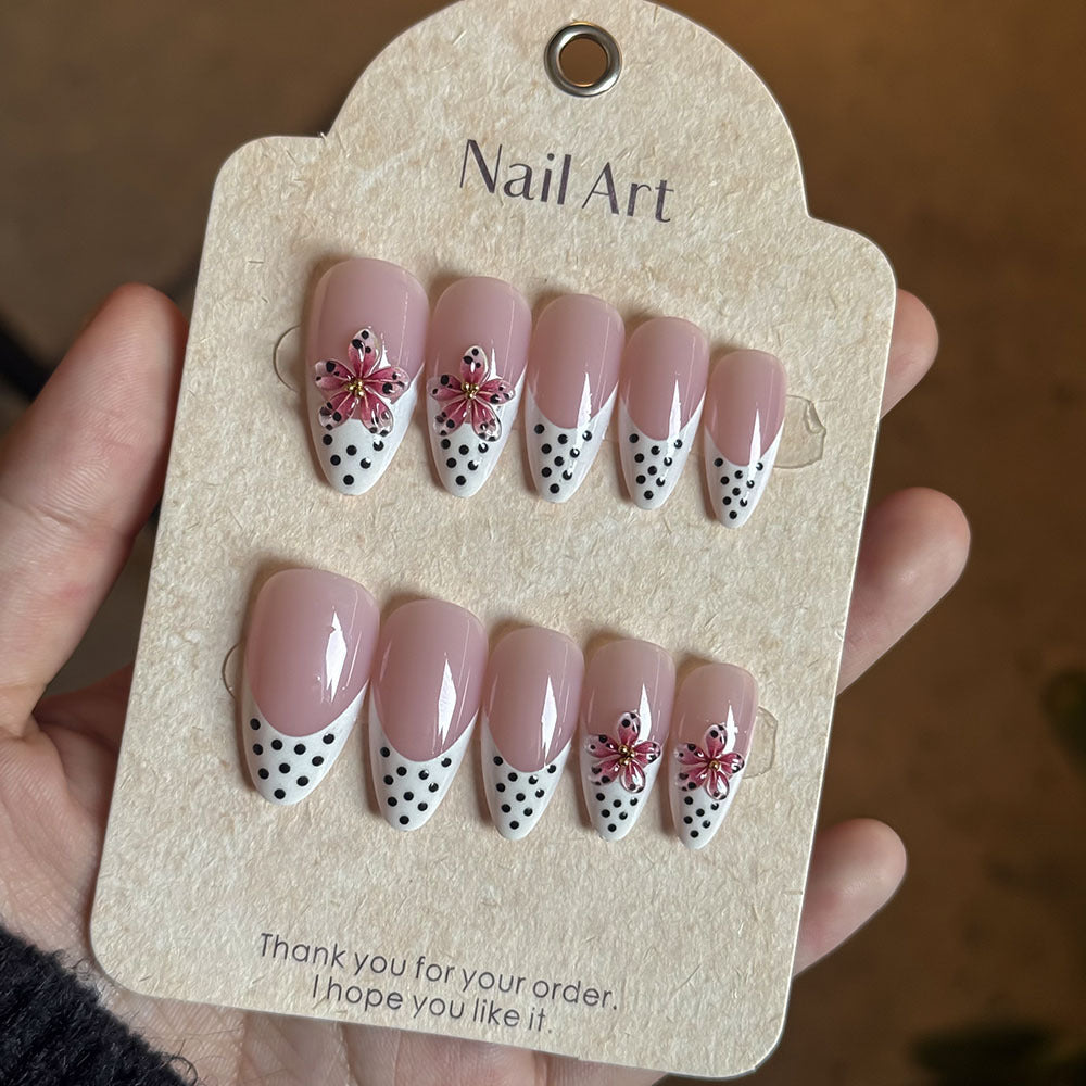 Decorative Floral-Accent Press-On Nail Set Stornfield