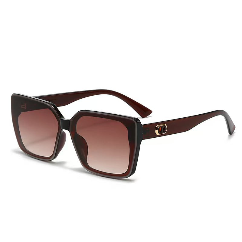 Women's oversized sunglasses with sturdy frame and subtle lenses Stornfield