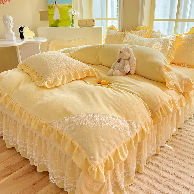 Luxurious Floral Ruffled Quilted Comforter Set