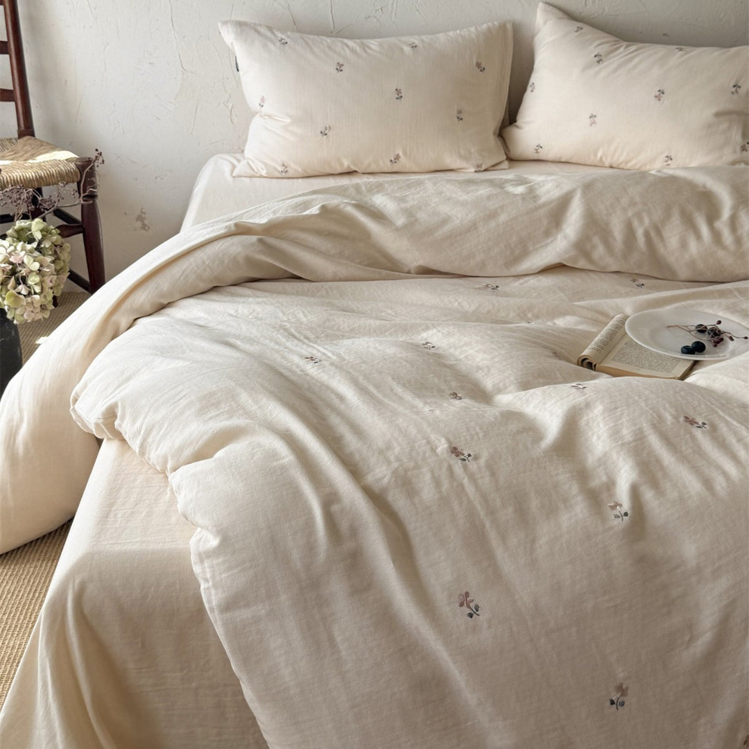 Embroidered Small-Scatter Floral Linen-Cotton Duvet Cover Set with Pillowcases
