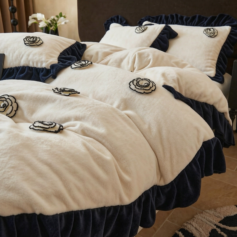Elegant Floral Motif Plush Blanket