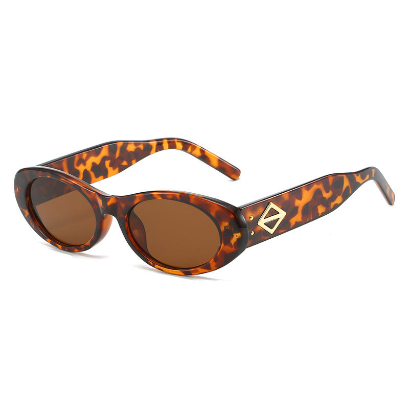 Vintage-Inspired Oval Frame Sunglasses Stornfield