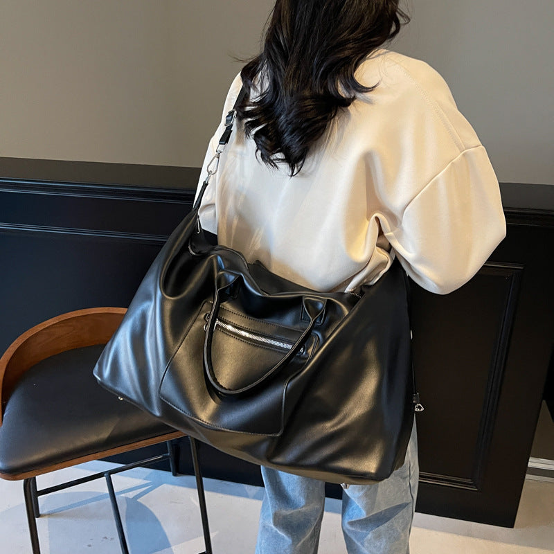 Stylish travel bag with robust design and adjustable shoulder strap Stornfield