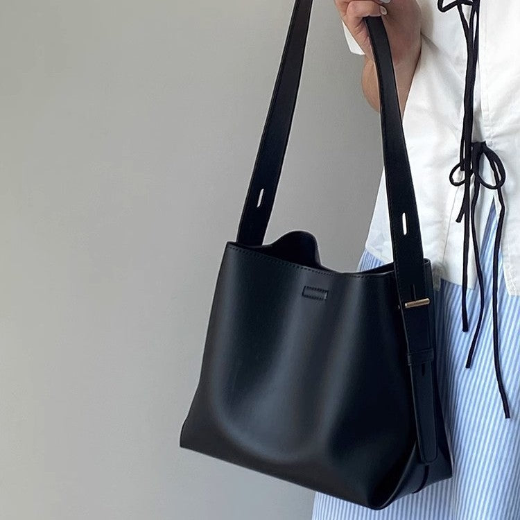 Fashionable everyday bag with adjustable shoulder strap Stornfield
