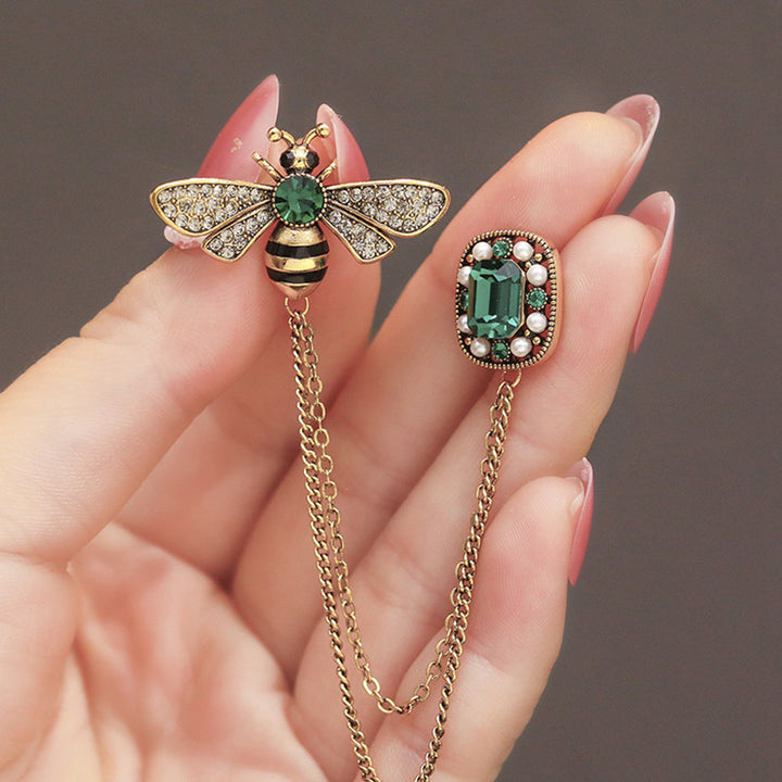 Elegant Bee-Inspired Brooch Stornfield