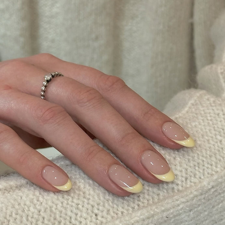 Elegant Nail Art with Gradient and Shine Stornfield
